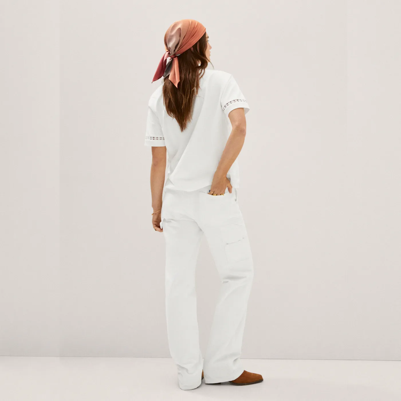Embroidered White Cotton T-Shirt – Image 4